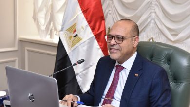 تنفيذًا لتوجيهات الوزير جبران ..وفي إطار مشروع "حوكمة الهجرة *وزارة العمل تُصدر "كتيبات" لتوعية الراغبين في العمل بالخارج بحقوقهم وواجباتهم ..*