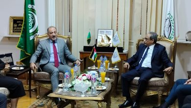 الأمين العام لمجلس الوحدة الاقتصادية العربية يستقبل مندوب فلسطين بجامعة الدول العربية السفير مهند العكلوك : نتعرض لإبادة جماعية ولن نترك أرضنا للعدو المغتصب
