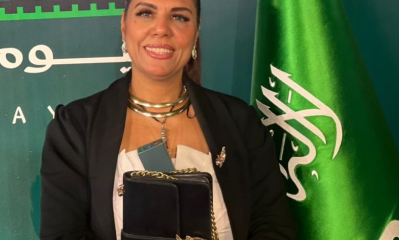 الدكتورة راندا رزق: اليوم الوطني السعودي يجسد معاني الوحدة والاعتزاز بالهوية العربية 3 الدكتورة راندا رزق: اليوم الوطني السعودي يجسد معاني الوحدة والاعتزاز بالهوية العربية