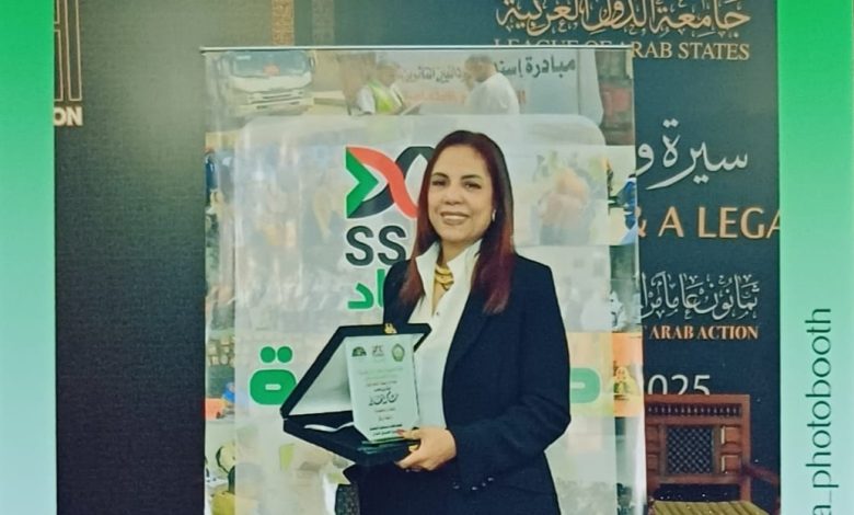 تكريم الدكتورة راندا رزق تقديرًا لدعمها الإنساني لمتضرري الحرب في السودان 3 تكريم الدكتورة راندا رزق تقديرًا لدعمها الإنساني لمتضرري الحرب في السودان