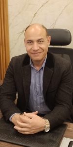 من إصدارات كلية الدراسات الشرقية بجامعة كازنو: مختارات من الشعر سعود البابطين للكاتب خالد غانم
