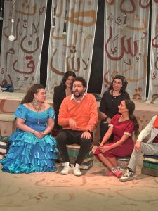 د راندا رزق ولفيف من الباحثين في مرحلتي الماجستير والدكتوراه يشهدون العرض المسرحي «حواديت» دعمًا للحراك المسرحي كأحد أدوات التربية وبناء الوعي