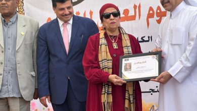 د زينب مكي تشارك في حفل ختام فعاليات يوم التطوع العالمي بمدرسة إدريس التربوية التعليمية. - تكريم زينب مكي تقديرا لجهودها في العمل التطوعي والمجتمع المدني.