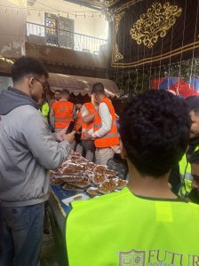 المجلس العربي للمسؤولية المجتمعية يواصل فرحة الصائمين بتوزيع السلع الغذائية على موائد الرحمن وبالتعاون مع مؤسسة حياة للتنمية المستدامة وبمشاركة عدد من المتطوعين من طلاب جامعة المستقبل