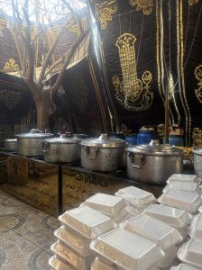 المجلس العربي للمسؤولية المجتمعية يواصل فرحة الصائمين بتوزيع السلع الغذائية على موائد الرحمن وبالتعاون مع مؤسسة حياة للتنمية المستدامة وبمشاركة عدد من المتطوعين من طلاب جامعة المستقبل