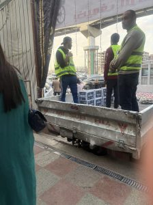 المجلس العربي للمسؤولية المجتمعية يواصل فرحة الصائمين بتوزيع السلع الغذائية على موائد الرحمن وبالتعاون مع مؤسسة حياة للتنمية المستدامة وبمشاركة عدد من المتطوعين من طلاب جامعة المستقبل