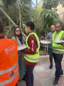 المجلس العربي للمسؤولية المجتمعية يواصل فرحة الصائمين بتوزيع السلع الغذائية على موائد الرحمن وبالتعاون مع مؤسسة حياة للتنمية المستدامة وبمشاركة عدد من المتطوعين من طلاب جامعة المستقبل