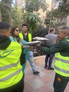 المجلس العربي للمسؤولية المجتمعية يواصل فرحة الصائمين بتوزيع السلع الغذائية على موائد الرحمن وبالتعاون مع مؤسسة حياة للتنمية المستدامة وبمشاركة عدد من المتطوعين من طلاب جامعة المستقبل