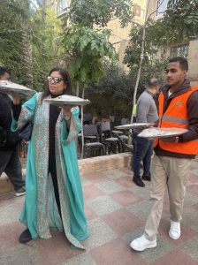 المجلس العربي للمسؤولية المجتمعية يواصل فرحة الصائمين بتوزيع السلع الغذائية على موائد الرحمن وبالتعاون مع مؤسسة حياة للتنمية المستدامة وبمشاركة عدد من المتطوعين من طلاب جامعة المستقبل