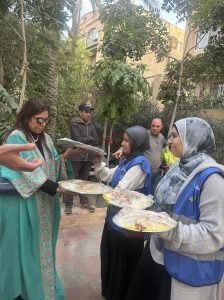 المجلس العربي للمسؤولية المجتمعية يواصل فرحة الصائمين بتوزيع السلع الغذائية على موائد الرحمن وبالتعاون مع مؤسسة حياة للتنمية المستدامة وبمشاركة عدد من المتطوعين من طلاب جامعة المستقبل