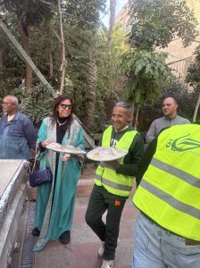 المجلس العربي للمسؤولية المجتمعية يواصل فرحة الصائمين بتوزيع السلع الغذائية على موائد الرحمن وبالتعاون مع مؤسسة حياة للتنمية المستدامة وبمشاركة عدد من المتطوعين من طلاب جامعة المستقبل