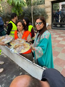 المجلس العربي للمسؤولية المجتمعية يواصل فرحة الصائمين بتوزيع السلع الغذائية على موائد الرحمن وبالتعاون مع مؤسسة حياة للتنمية المستدامة وبمشاركة عدد من المتطوعين من طلاب جامعة المستقبل