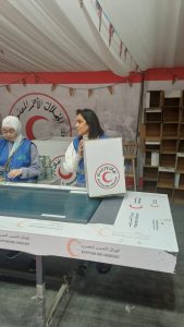 بالتعاون مع الهلال الأحمر المصري.. قافلة من طلاب جامعة المستقبل للمشاركة في تجميع المواد الغذائية