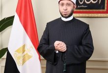 وزير الأوقاف يهنئ السفير رمزي عز الدين رمزي بتعيينه مستشارًا لرئيس الجمهورية للشئون السياسية