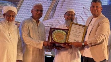 "وزير الشؤون الاجتماعية في بنجلاديش يكرم الدكتور محمد ممدوح بجائزة الخدمة الإنسانية لعام 2026 "