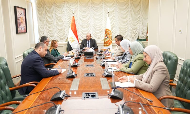 لتسريع تنفيذ خطط الدمج في سوق العمل.. المشرف العام على "القومي للأشخاص ذوي الإعاقة" تلتقي وزير العمل لبحث سبل التعاون خلال الفترة المقبلة 1 لتسريع تنفيذ خطط الدمج في سوق العمل.. المشرف العام على "القومي للأشخاص ذوي الإعاقة" تلتقي وزير العمل لبحث سبل التعاون خلال الفترة المقبلة