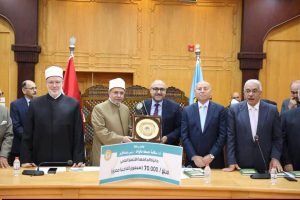 مجلس الأزهر يكرم رؤساء الجامعة السابقين والعلماء الفائزين بجائزة التميز العلمي في مختلف كليات الجامعة