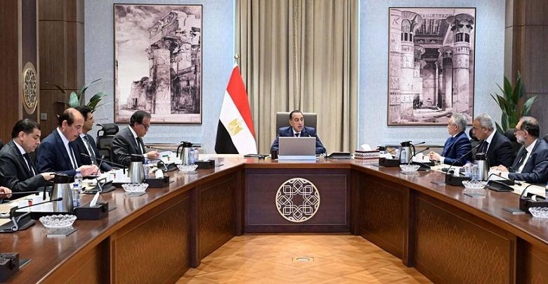 رئيس الوزراء يتابع إجراءات إحكام وتعزيز الرقابة على مصانع إنتاج الأغذية 1 رئيس الوزراء يتابع إجراءات إحكام وتعزيز الرقابة على مصانع إنتاج الأغذية