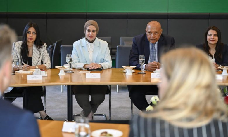 وفد برلماني مصري برئاسة الوزير سامح شكري يختتم زيارة رسمية إلى ألمانيا لتوسيع التعاون الثنائي بين البلدين في مختلف المجالات 7 وفد برلماني مصري برئاسة الوزير سامح شكري يختتم زيارة رسمية إلى ألمانيا لتوسيع التعاون الثنائي بين البلدين في مختلف المجالات