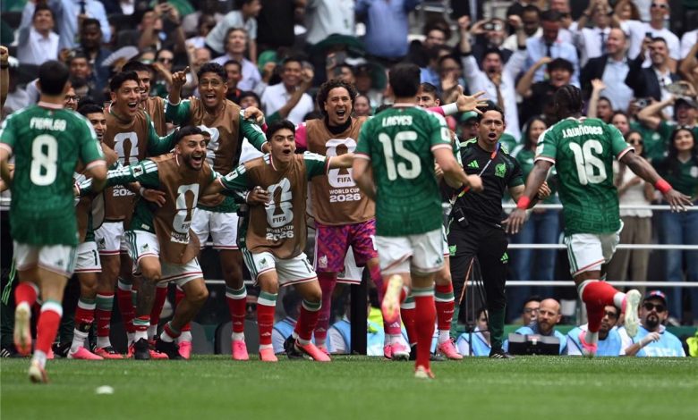 منتخب المكسيك يقسو علي جنوب أفريقيا بثنائية دون رد فى افتتاح كأس العالم 1 منتخب المكسيك يقسو علي جنوب أفريقيا بثنائية دون رد فى افتتاح كأس العالم