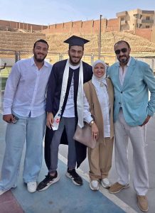 بالصور .. دعاء فاروق تحتفل بتخرج ابنها مختار