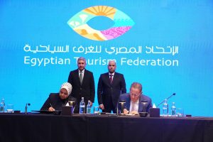 وزيرا العمل والسياحة والآثار يطلقان مبادرة لتيسير تراخيص عمل الأجانب ودعم الاستثمار