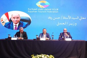 وزيرا العمل والسياحة والآثار يطلقان مبادرة لتيسير تراخيص عمل الأجانب ودعم الاستثمار