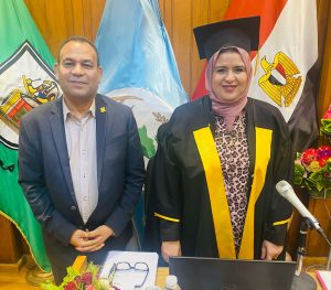 جامعة القاهرة تمنح الباحثة إيمان الليثي مدير الدراسات والسياسيات البيئية بوزارة البيئة درجة الدكتوراة مع مرتبة الشرف