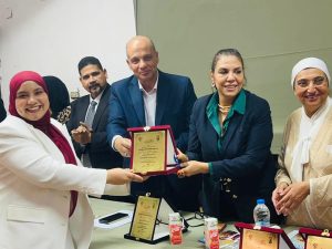 الدكتورة راندا رزق تهنيء خريجي الإعلام بالتربية النوعية جامعة القاهرة وتشيد بمشروعاتهم وتقدم 40 منحة تدريب مجانية للمتميزين 16 الدكتورة راندا رزق تهنيء خريجي الإعلام بالتربية النوعية جامعة القاهرة وتشيد بمشروعاتهم وتقدم 40 منحة تدريب مجانية للمتميزين