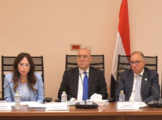 وزير التخطيط يستعرض بمجلس الشيوخ الإجراءات المستحدثة لحوكمة الإنفاق ومتابعة الخطة ويعلن إطلاق المرحلة الثانية من مشروع التأمين الصحي 1 وزير التخطيط يستعرض بمجلس الشيوخ الإجراءات المستحدثة لحوكمة الإنفاق ومتابعة الخطة ويعلن إطلاق المرحلة الثانية من مشروع التأمين الصحي