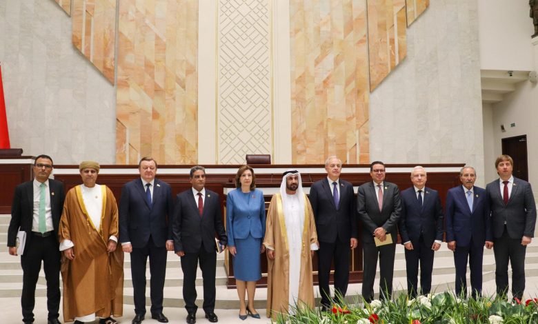 رئيس البرلمان العربي يعقد مباحثات موسعة مع رئيسي الجمعية الوطنية في بيلاروس ويوقع مذكرة تعاون ثلاثية 1 رئيس البرلمان العربي يعقد مباحثات موسعة مع رئيسي الجمعية الوطنية في بيلاروس ويوقع مذكرة تعاون ثلاثية