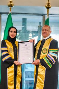 أول سيدة عربية تنال الدرجة الفخرية من الأكاديمية ورابع شخصية تحصل عليها منذ تأسيسها الأكاديمية العربية تمنح المهندسة حصة آل مالك الدكتوراه الفخرية في إدارة وتطوير القطاع البحري