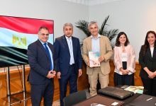 وزير السياحة والآثار يجتمع مع كبار منظمي الرحلات ومسئولي شركات السياحة والطيران الفرنسية لبحث تعزيز الحركة السياحية الوافدة إلى مصر