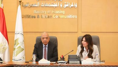 وزيرا الإسكان والكهرباء يشهدان توقيع مذكرة تفاهم بشأن حوكمة منظومة ترشيد استهلاك الكهرباء بالمدن الجديدة المهندسة راندة المنشاوي: مذكرة التفاهم تأتي في إطار تنفيذ توجهات الدولة نحو حوكمة منظومة ترشيد استهلاك الكهرباء بالمدن الجديدة بما يدعم رؤية مصر 2030 الدكتور محمود عصمت: تعاون وتكامل مع الجهات المعنية لمنع الهدر وتحسين الكفاءة وترشيد استهلاك الكهرباء.. وتطبيق أنظمة التحكم في الإنارة العامة لتوفير ما يزيد عن 30% من الاستهلاك