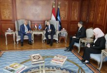 الفريق أسامة ربيع يبحث سبل التعاون المشترك مع السفير المصري ببنما التقارير الملاحية بالقناة رصدت تعافيًا تدريجيًا في معدلات عبور سفن الحاويات