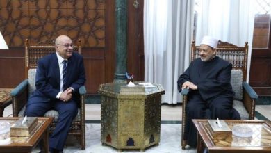 شيخ الأزهر يستقبل وفد نادي قضاة مصر.. ورئيس النادي يشكر فضيلته على افتتاح فرع للرواق الأزهري