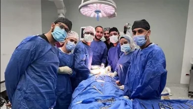 فريق طبي بمستشفيات سوهاج الجامعية ينجح في إنقاذ حياة طفل بعد اختراق إبرة لجدار القلب