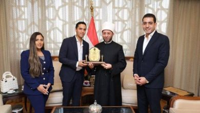وزير الأوقاف يستقبل قيادات «البوابة نيوز».. المؤسسة تهدي الوزير وسام الاحترام.. والوزير يهديها «مصحف مصر» وأهم إصدارات الوزارة