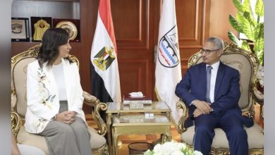محافظ بني سويف"اللواء عبد الله عبد العزيز " يستقبل السفيرة نبيلة مكرم في مستهل زيارتها لبني سويف