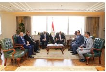 وزارة العمل والهيئة العامة للتأمين الصحي الشامل تبحثان خطة لتوسيع الحماية الصحية والاجتماعية للعمالة غير المنتظمة