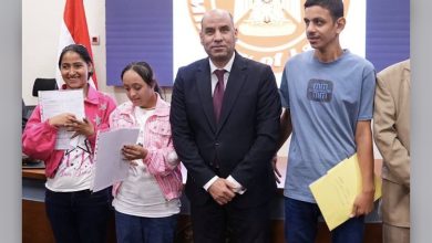 وزير العمل يُسلّم عقودًا جديدة لذوي الهمم في 3 شركات..ويشهد توقيع بروتوكول تعاون مع "فودافون" في مجالات التدريب والتشغيل ..