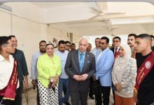 رئيس جامعة أسيوط يتفقد أعمال الكشف الطبي للطلاب الجدد للعام الجامعي 2026/2027