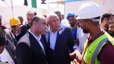 وزير العمل ومحافظ مطروح يختتمان جولتهما برأس الحكمة بلقاءات مع العمالة غير المنتظمة .. ويتابعان مستوى الرعاية الصحية.. ويكرّمان خريجي التدريب المهني