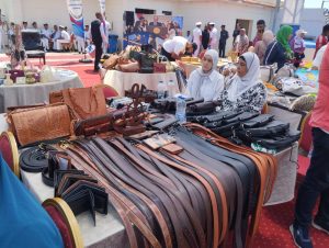 ضمن جولتها الميدانية.. المشرف العام للقومي للأشخاص ذوي الإعاقة تفتتح معرض منتجات ومشغولات ذوي الإعاقة بالإسكندرية