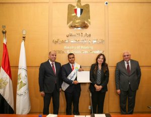 وزيرا الإسكان والعمل يكرمان أوائل طلاب مدارس مياه الشرب والصرف الصحي ومدرسة عمار للتكنولوجيا التطبيقية