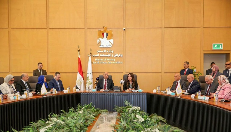 وزيرا الإسكان والعمل يكرمان أوائل طلاب مدارس مياه الشرب والصرف الصحي ومدرسة عمار للتكنولوجيا التطبيقية 1 وزيرا الإسكان والعمل يكرمان أوائل طلاب مدارس مياه الشرب والصرف الصحي ومدرسة عمار للتكنولوجيا التطبيقية