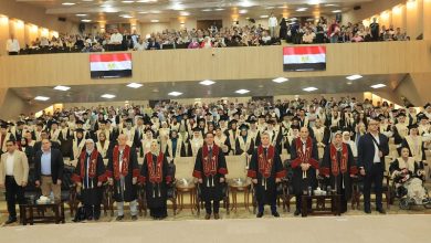 رئيس جامعة بنها يشهد حفل تخرج دفعة جديدة من طلاب كلية الآداب ويوجه رسالة للخريجين