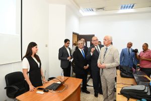 رئيس جامعة أسيوط يتفقد برامج التدريب الصيفي بمعهد تكنولوجيا المعلومات ITI