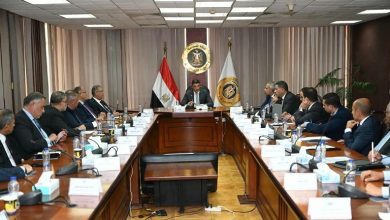وزير الصناعة يبحث مع اتحاد الصناعات وشعبة الصناعات المغذية للسيارات سبل تطوير القطاع وزيادة الصادرات 5 وزير الصناعة يبحث مع اتحاد الصناعات وشعبة الصناعات المغذية للسيارات سبل تطوير القطاع وزيادة الصادرات