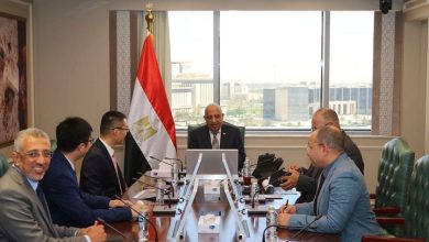 وزير الكهرباء يتابع مع هواوي مستجدات تصنيع بطاريات تخزين الطاقة وإنشاء محطات مستقلة بقدرة 4000 ميجاوات ساعة